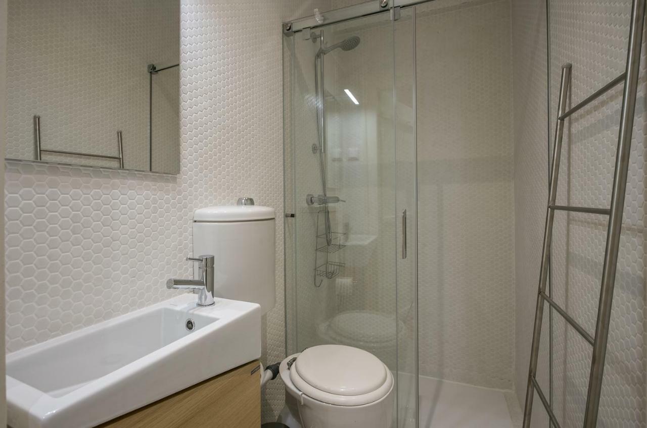דירות ליסבון Hip Tailor Made Flat In Bairro Alto מראה חיצוני תמונה